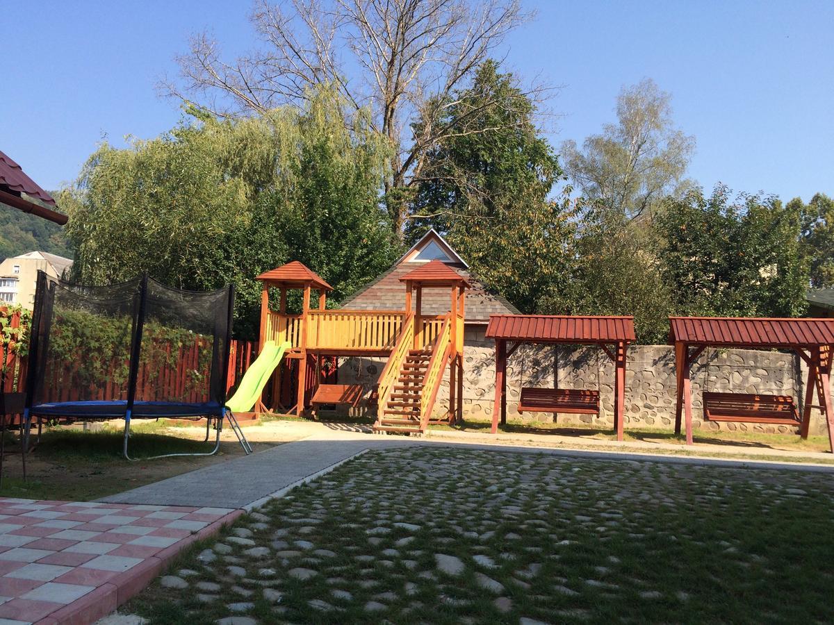 Dream Hostel Carpathians Rakhiv Luaran gambar